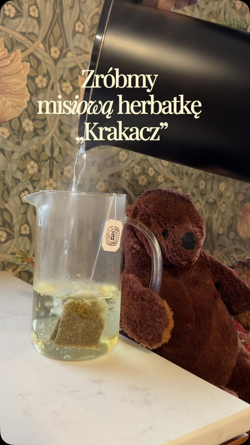Jesień już z nami, a to znaczy, że czas na rozgrzewające herbatki! 🍂🧡 Zróbmy misiową herbatkę „Krakacz” z pomarańczami i…